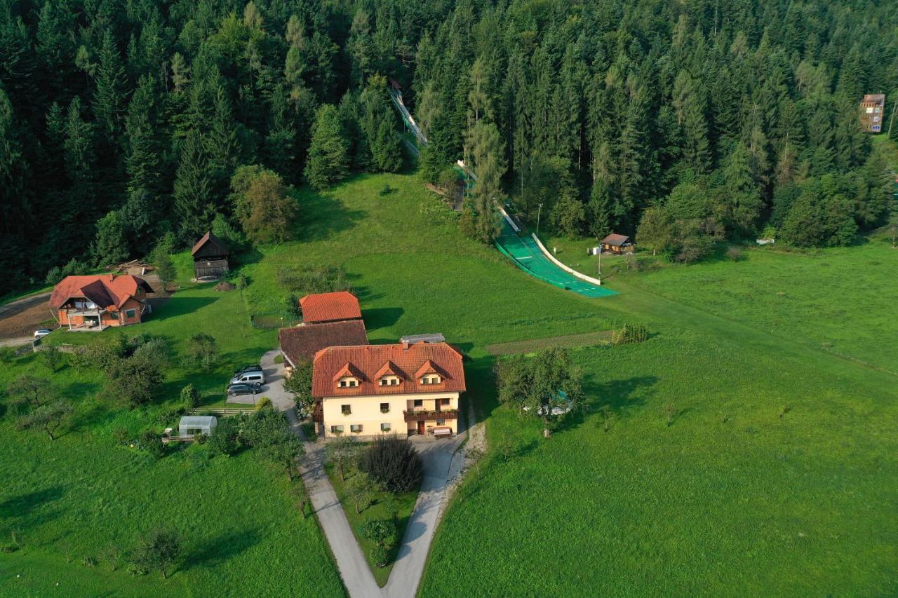 Villa Tourist Farm Kolar à Ljubno Extérieur photo