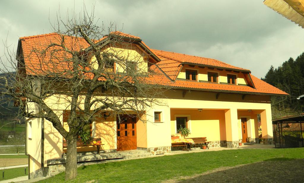 Villa Tourist Farm Kolar à Ljubno Extérieur photo
